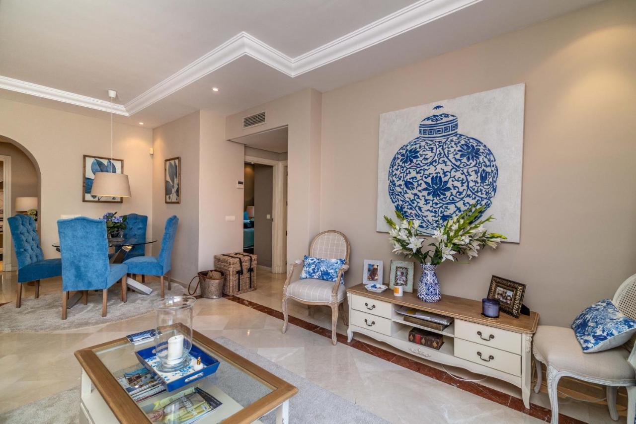 Luxury 2-Bed Apartment In Elviria W Pool Marbella Exterior photo